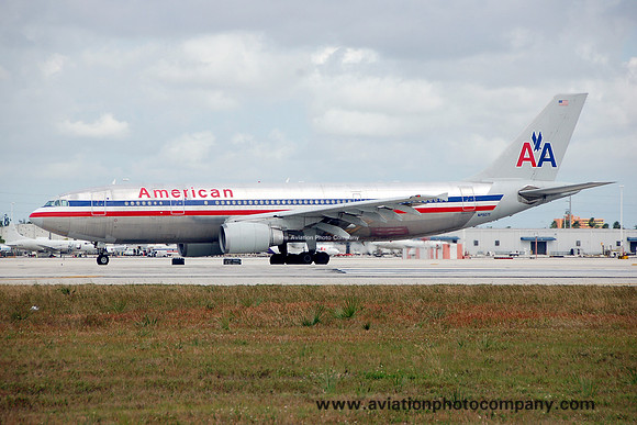 American Airlines Airbus A300B4 N25071 at Miami IAP (2008)