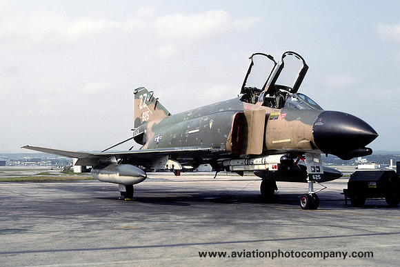 USAF 18 TFW 25 TFS McDonnell F-4D Phantom 66-7625/ZZ (1979)