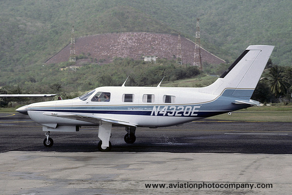 Piper PA-46-310P Malibu N4320E (1985)