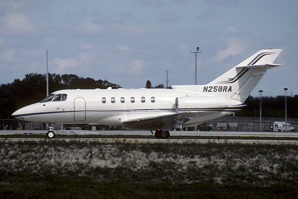 Hawker 800 N258RA (2000)