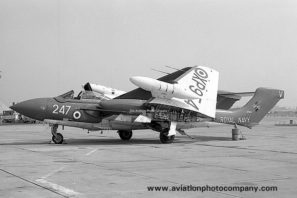 Royal Navy 893 Squadron De Havilland Sea Vixen FAW.2 XP954/V247 (1967)