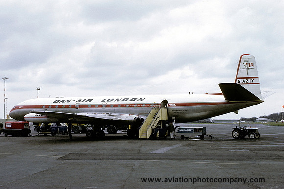 Dan Air London De Havilland Comet 4 G-AZIY at Newcastle (1973)