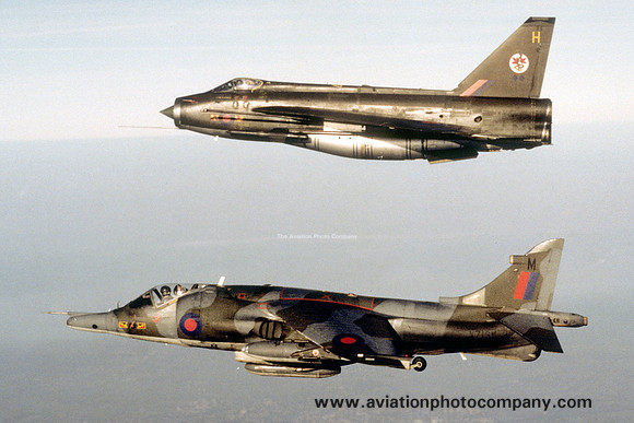 RAF 4 Squadron HS Harrier GR.3 XZ191 with a 92 Squadron English Electric Lightning F.2 XZ191