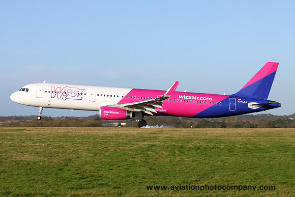 Wizz Air Airbus A320-200 HA-LXA at Luton (2015)