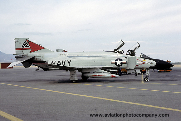 USN VF-302 McDonnell F-4N Phantom 151475/ND-212 (1979)
