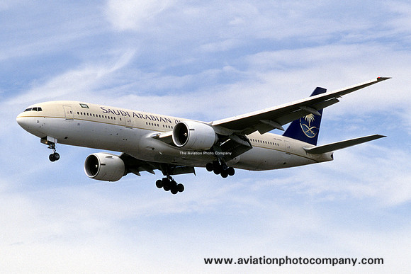 Saudi Arabian Airlines Boeing 777-200ER HZ-AKD at London Heathrow (1998)