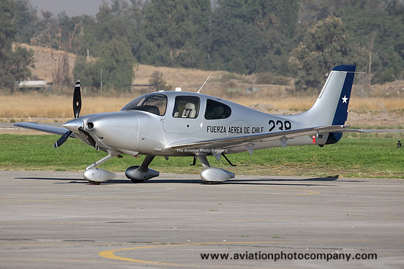 Chilean Air Force Cirrus SR-22 238 at FIDAE (2016)