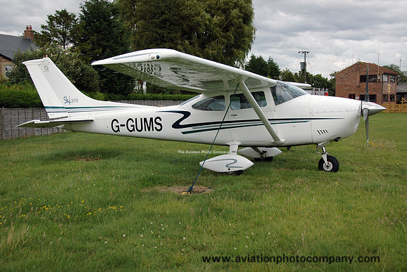 Cessna 182P Skylane G-GUMS at Sherburn (2015)