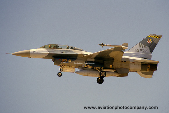 USAF 57 FW General Dynamics F-16D Fighting Falcon 92-3927/WA at Nellis AFB (2000)