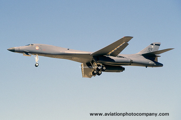 USAF 7 BW Rockwell B-1B Lancer 86-0135/DY (2000)