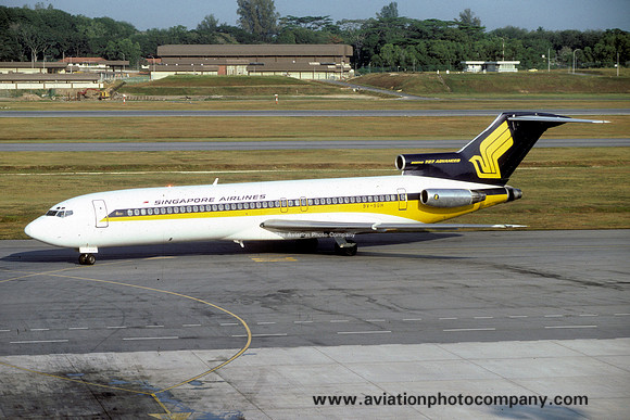 Singapore Airlines Boeing 727-200 9V-SGH (1982)