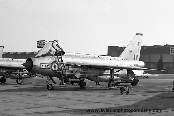 RAF 29 Squadron English Electric Lightning F.3 XP707/H (1968)
