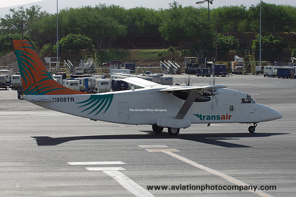 Transair Short SD-360-300 N808TR at Honolulu IAP (2015)