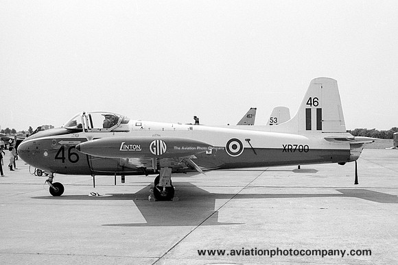 RAF 1 FTS Linton Gin Hunting Jet Provost T.4 XR700/46 (1969)