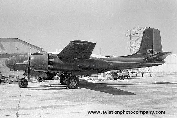 Douglas A-26B Invader N317W (1978)