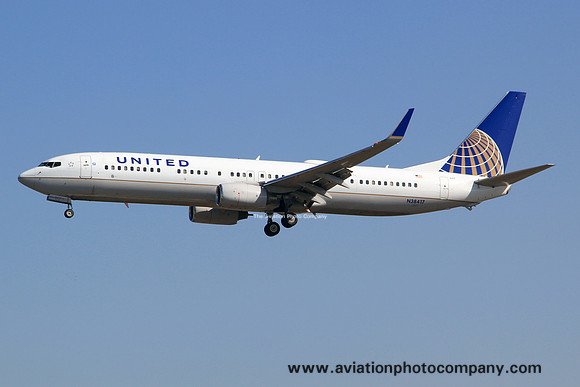 United Airlines Boeing 737-900ER N38417 at Los Angeles IAP (2014)