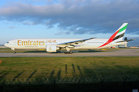 Emirates Boeing 777-300ER A6-EPE at Manchester (2015)