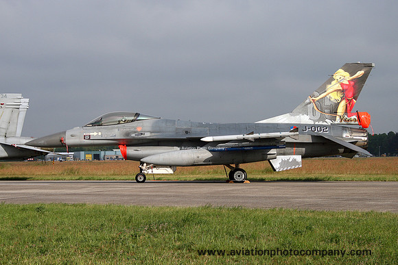 Dutch Air Force 322 Squadron GD F-16AM J-002 at the Volkel Airshow (2013)