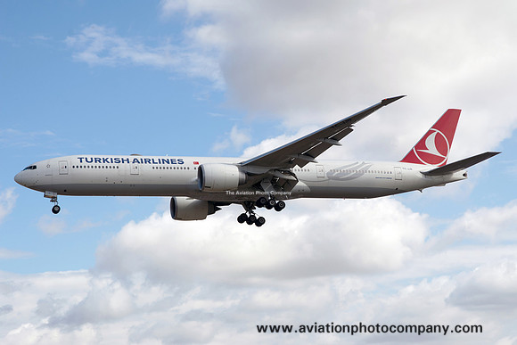Turkish Airlines Boeing 777-300ER TC-JJN at London Heathrow (2015)