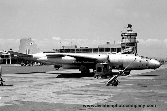 RAF 13 Squadron English Electric Canberra PR.9 XH131 at Nairobi (1967)