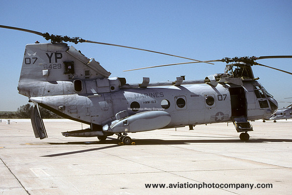 USMC HMM-163 Vertol CH-46E Sea Knight 156429/YP-07 (1999)