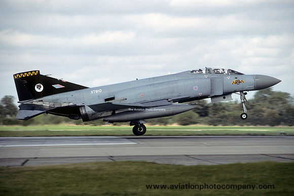 RAF 74 Squadron McDonnell F-4M Phantom FGR.2 XT910 (1992)