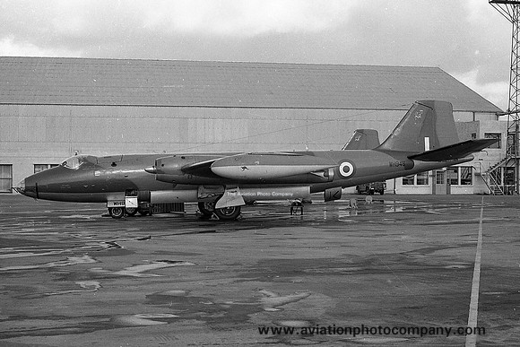 RAF 45 Squadron English Electric Canberra B.15 WH948 at RAF Luqa (1970)
