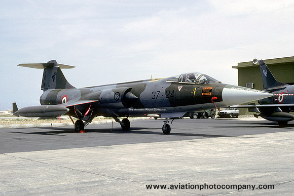 Italian Air Force 37 Stormo Lockheed F-104S Starfighter MM6831/37-24 (1989)