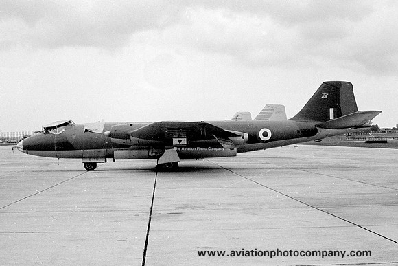 RAF 45 Squadron English Electric Canberra B.15 WT208 (1966)