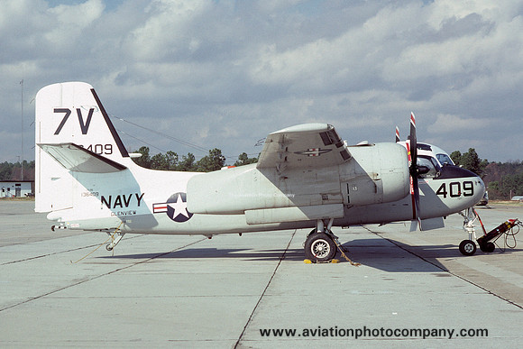 US Navy Glenview Grumman US-2B Tracker 136409/7V (1975)