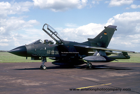 West German Air Force JBG33 Panavia Tornado 45+24 (1988)