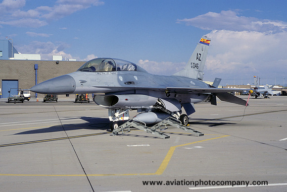 USAF Arizona ANG 162 FW GD F-16B Fighting Falcon 82-1046/AZ (2000)