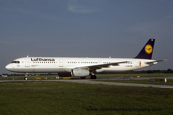 Lufthansa Airbus A321-200 D-AIRY at Munich (2000)