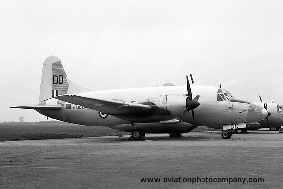 RAF 5 FTS Vickers Varsity T.1 WL688/DD (1968)