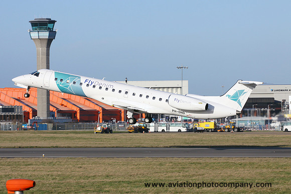 Fly Denim Embraer EMB-145 PH-DND at Luton (2015)