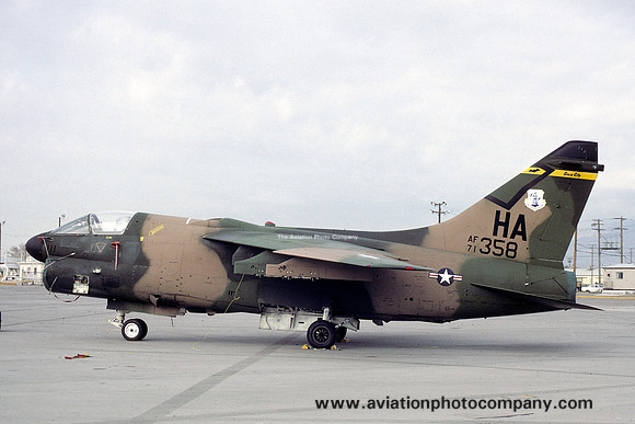 USAF Iowa ANG 147 TFS LTV A-7D Corsair 71-0358/HA (1981)