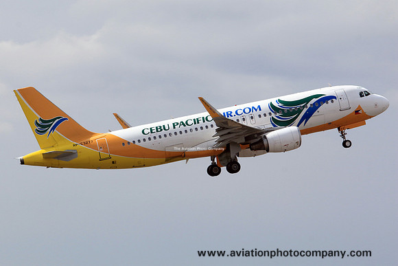 Cebu Pacific Airbus A320-200 RP-C3277 at Tokyo Narita (2015)