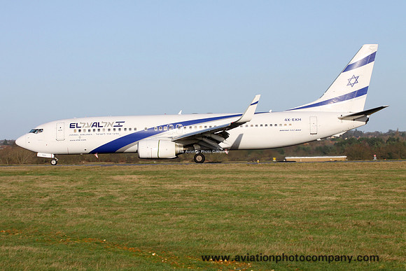 El Al Boeing 737-800 4X-EKH at Luton (2015)