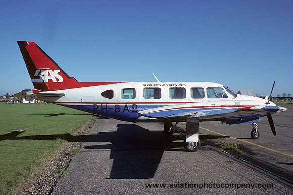 Business Air Services Piper PA-31 Navajo Chieftain PH-BAB (1977)