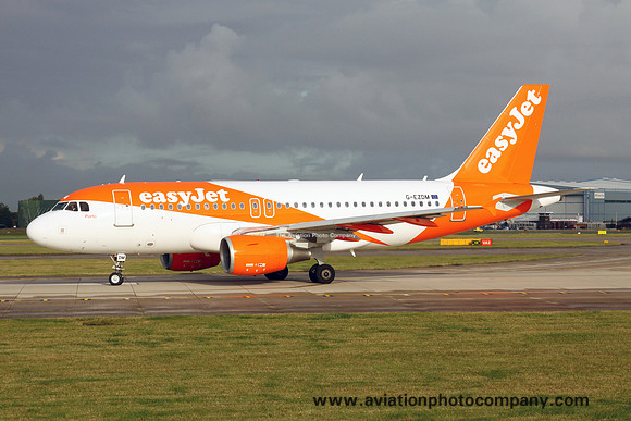 easyJet Airbus A319-100 G-EZDM at Manchester (2015)