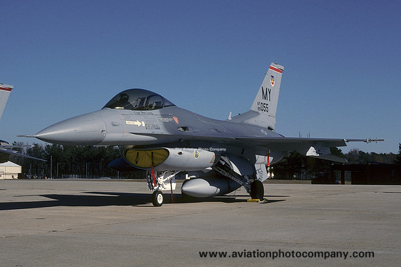 USAF 347 TFW 68 TFS General Dynamics F-16C Fighting Falcon 89-2055/MY (1990)