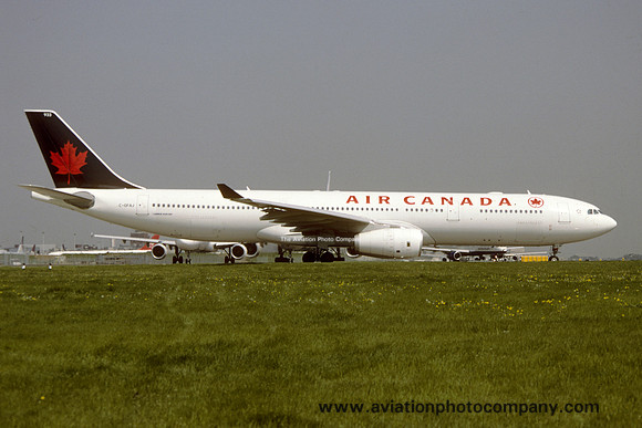 Air Canada Airbus A330-300 C-GFAJ at Heathrow (2000)