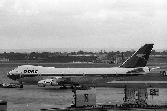 BOAC Boeing 747-100 G-AWNJ