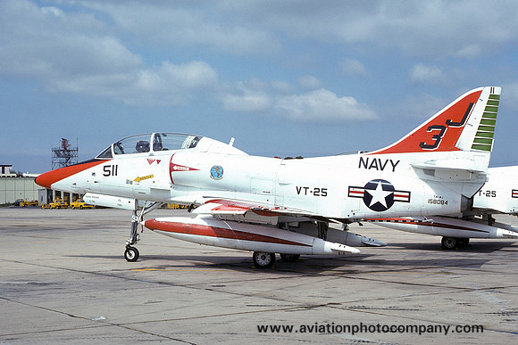 US Navy VT-25 Douglas TA-4J Skyhawk 158084/3J-511 (1975)