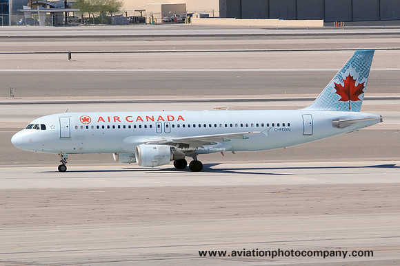 Air Canada Airbus A320-200 C-FDSN at Las Vegas IAP (2014)