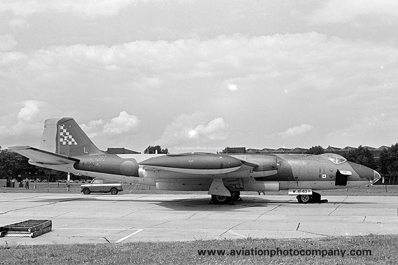 RAF 100 Squadron English Electric Canberra B.2 WJ640/L (1981)