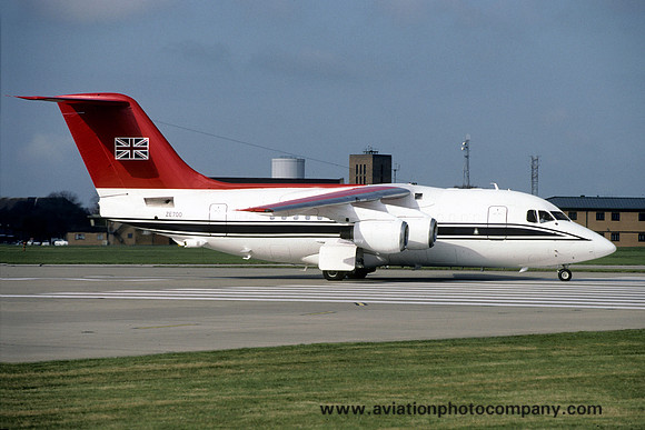 RAF 32 Squadron BAe 146 CC.2 ZE700 at RAF Waddington (2000)
