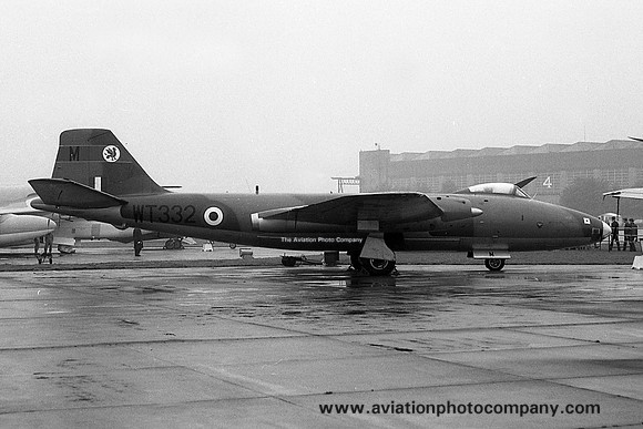 RAF 3 Squadron English Electric Canberra B(I).8 WT332/M (1967)