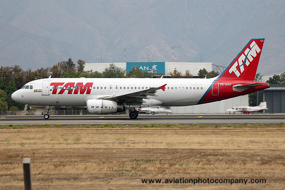 TAM Brasil Airbus A320-200 PR-MAR (2015)