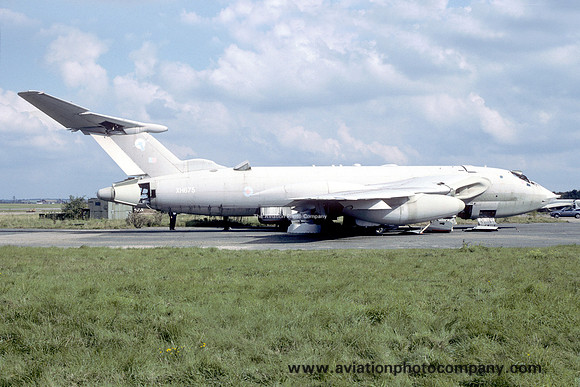 RAF Handley Page Victor K.2 XH675 dumped at RAF Marham (1993)